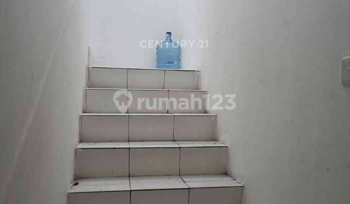 Strategic 4-Storey Shop House in West Jakarta Mk17494 2