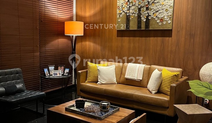 Sell 3-Story Luxury Semi-Furnished House in Puri Bintaro LR16136