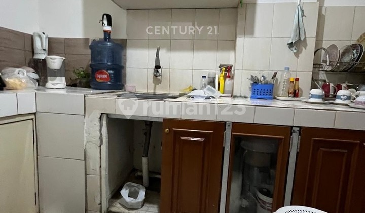 Three-Storey Super Strategic Shop House in Pesanggrahan, South Jakarta Dm16982 2