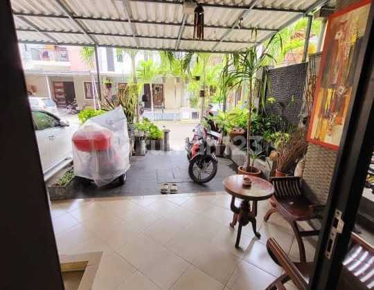 A Nice and Comfortable Ready-to-Occupy House with 5 Bedrooms in the Center of Bekasi City 2