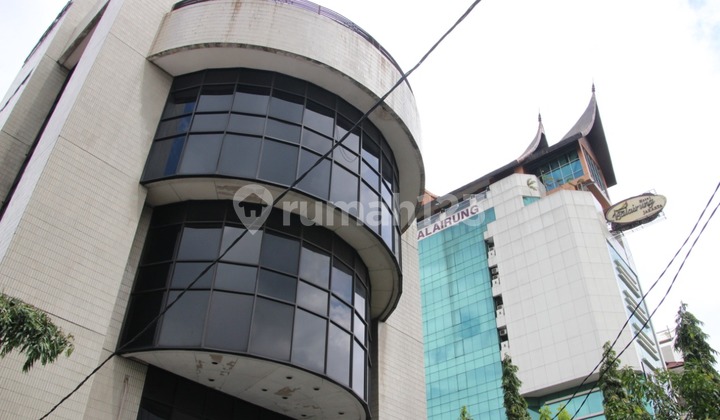 3-Story Shop House in Matraman, East Jakarta 2
