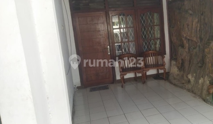 Hook House for Sale, Comfortable and Green Tambun Bekasi 2