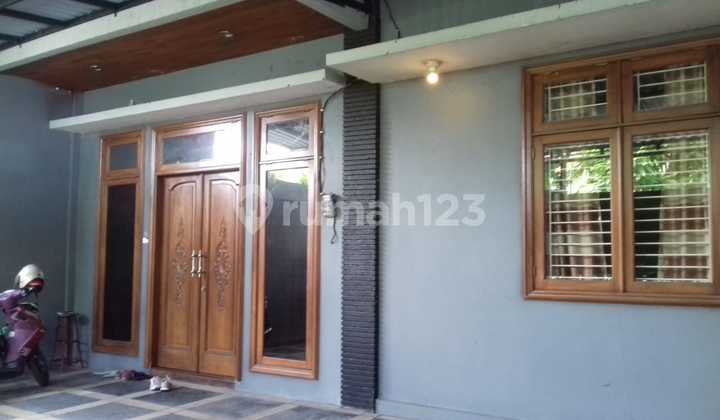 Rumah 2 Lantai Jatiwaringin Akses Tol