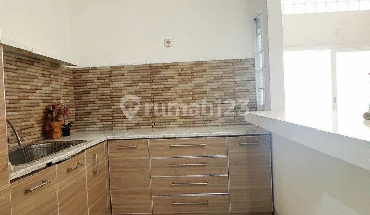 Nice 1-Story House Ready to Live In Complete Access Jatiwaringin 2