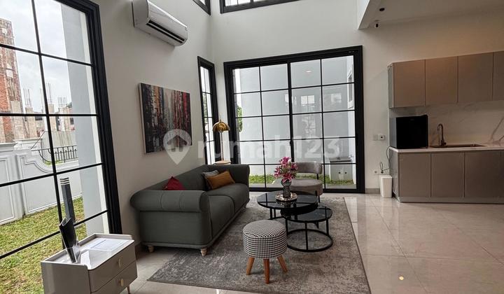 Rumah Baru Mewah Elegan Klasik Plus Siap Huni di Kawasan Elit Jakarta
