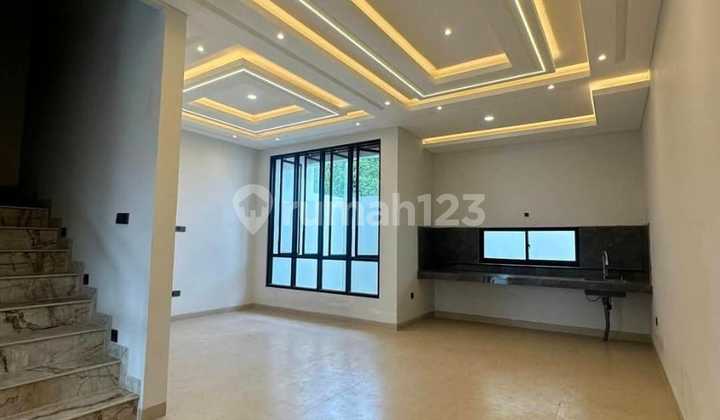 Classic Elegant 3-Storey American Luxury House, Move-In Ready 2