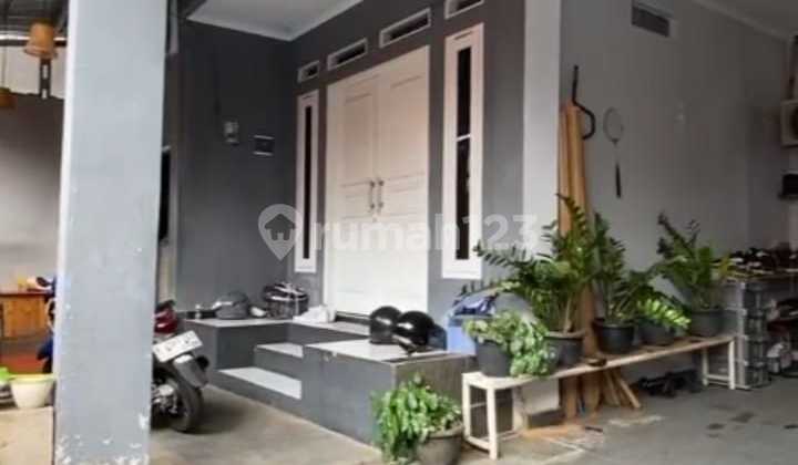 Strategic and Habitable House in Bekasi City 2