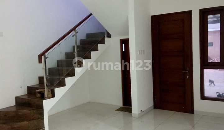 Rumah Baru Bagus Dan Fresh Jatiwaringin Jakarta 2