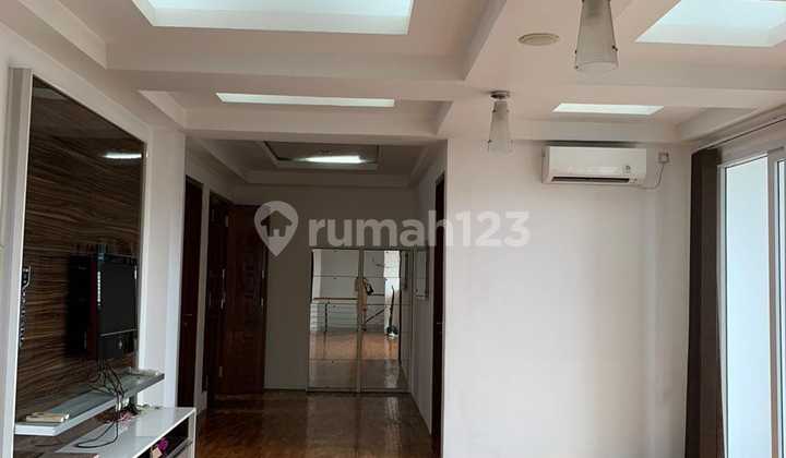 Rumah di Jual di Benhil dengan view Gedung MPR 1