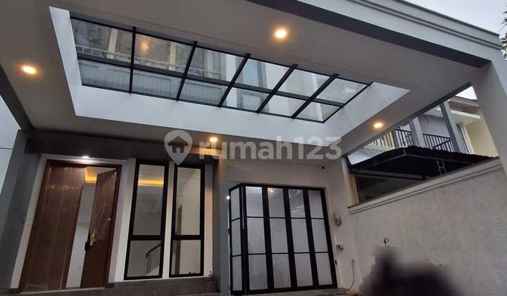 For Sale: House in Delatinos BSD 2