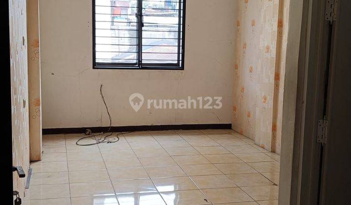 Rumah 3 Lantai Disewakan Jalan Pakuwon 2