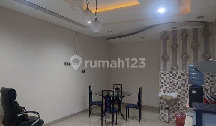 Dijual rumah Taman Palem Lestari, Full renov 2 lantai,, atap baja ringan, Hadap Selatan