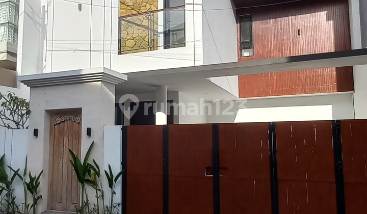Tukad Badung Renon Rumah Style Villa Tukad Badung Renon Rumah Style Villa