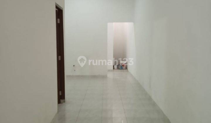 Rumah di Jl. Marsekel Tangerang, Rumah Rapi Siap Pakai 2