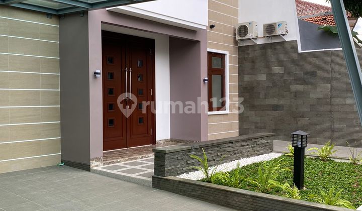 Modern House in Prestigious Kebayoran Baru South Jakarta Location Ready to Occup