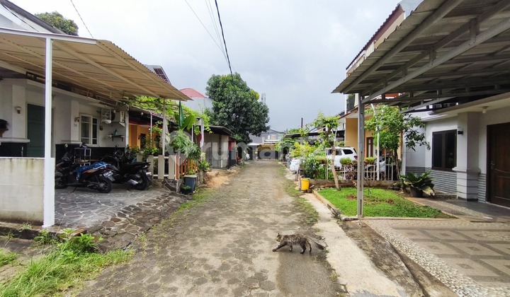 Dijual Rumah Putih Clasic Di Legoso Ciputat Strategis 1