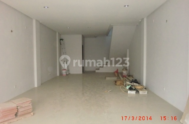 For Sale Ready-to-Occupy 3-Story Shophouse in Strategic Location 2