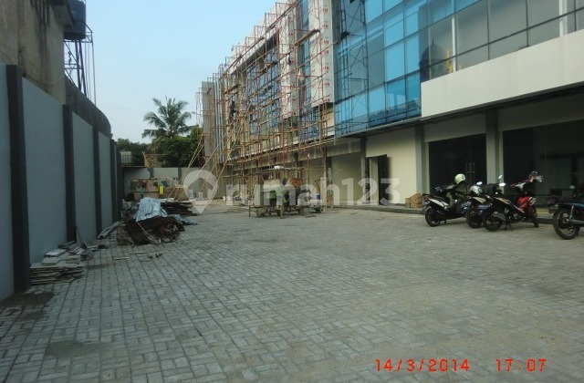 For Sale Ready-to-Occupy 3-Story Shophouse in Strategic Location For Sale Ready-to-Occupy 3-Story Shophouse in Strategic Location