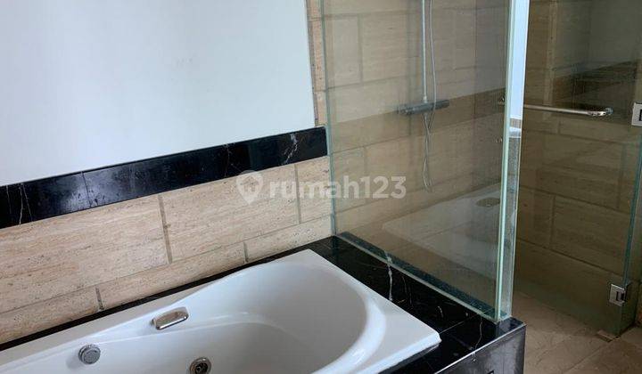 Dijual Cepat 2 BR Apartment Kempinski Residence, Furnished, Kondisi Masih Bagus , Dekat Dengan Pusat Kota Dan Fasilitas Umum 2