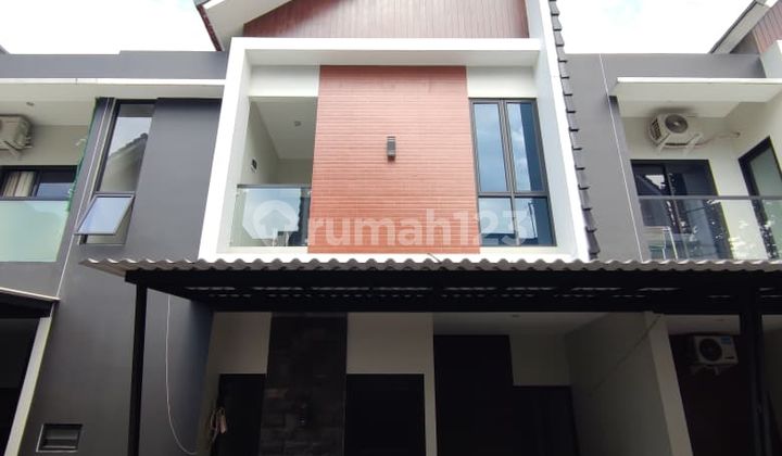 Rumah 2 Lantai Siap Huni Dekat Arundina Mart Cibubur Ciracas Jakarta Timur 1