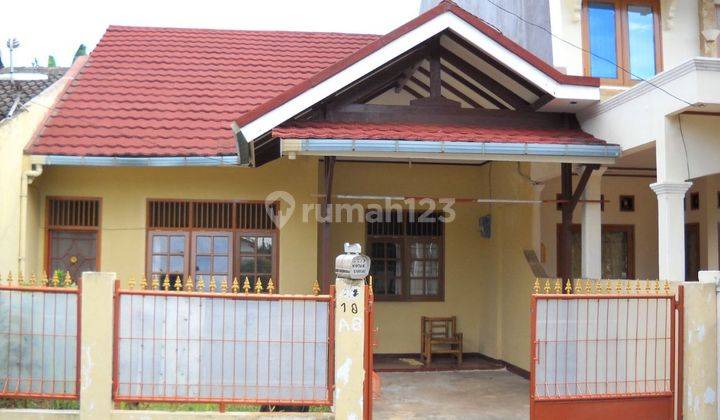 Rumah Dalam Komplek Besar dekat Polsek Beji Kukusan Depok 1