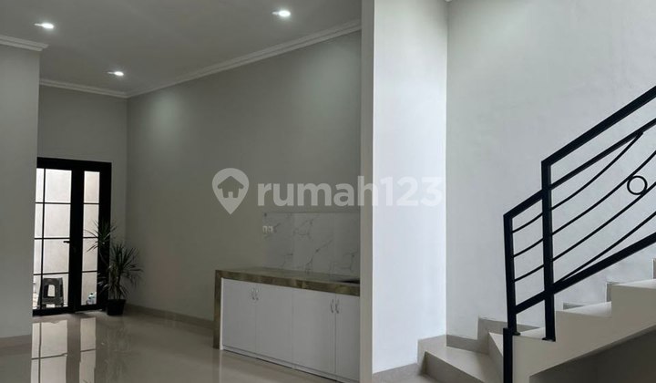 2-Storey House Ready to Occupy, Large Land in Megapolitan Cinere Complex 2