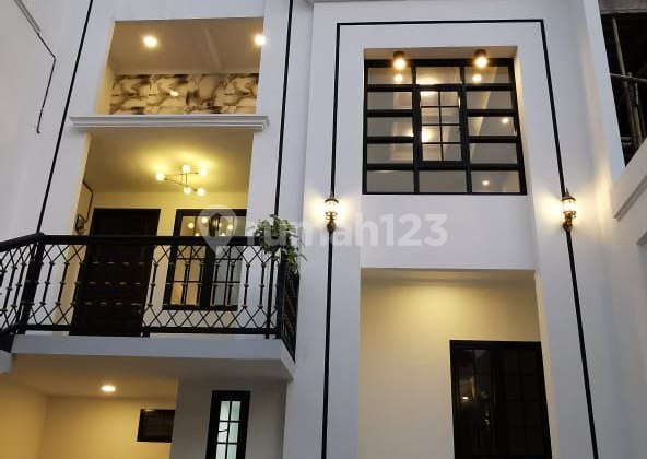 Rumah Megah Mewah Siap Huni di Meruyung Limo Cinere Depok Akses Lebar Rumah Megah Mewah Siap Huni di Meruyung Limo Cinere Depok Akses Lebar