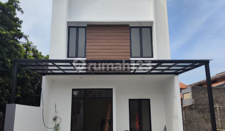 Cheap 2-Story House in Kalisari, Pasar Rebo, East Jakarta, Strategic Location Cheap 2-Story House in Kalisari, Pasar Rebo, East Jakarta, Strategic Location