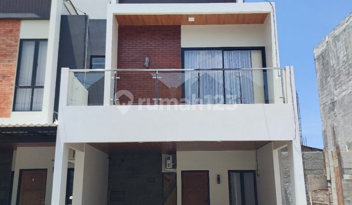Rumah Scandinavian Siap Huni di Cibubur Ciracas Jakarta Timur Dekat Radar Auri