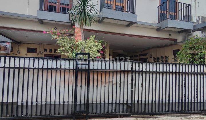 Rumah Beserta 15 Pintu Kos Kosan di Kemang Jakarta Selatan Lokasi Strategis 2