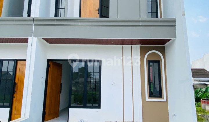 Rumah Mewah 2 Lantai 4 Kamar Tidur Strategis Dekat Mcd Bojong Sari Depok