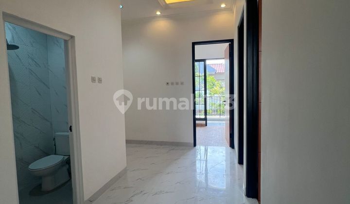 2-Story American Classic House in a Complex, Ready to Occupy in Tanah Baru Beji Depok 2