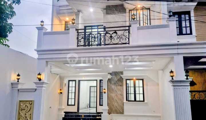 Rumah American Classic Megah Mewah di Jalan Raya Kalisari Jakarta Timur Rumah American Classic Megah Mewah di Jalan Raya Kalisari Jakarta Timur