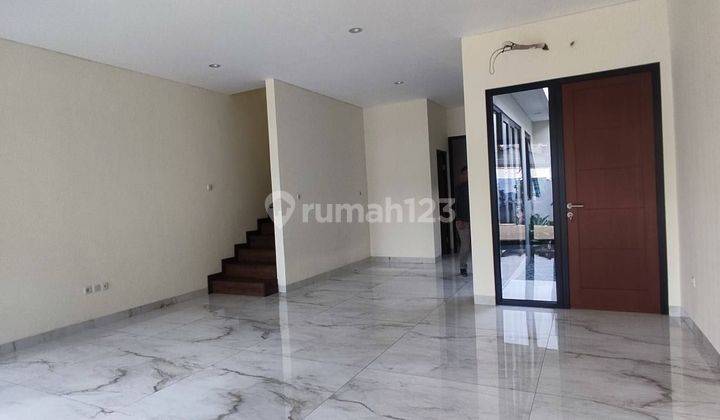 Rumah baru 3 Lt dalam cluster di Kebon jeruk jakarta barat 2