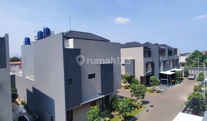 Rumah baru 3 Lt dalam cluster di kebon jeruk jakarta barat 2