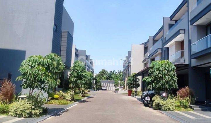 Rumah baru 3 Lt dalam cluster di kebon jeruk jakarta barat 1