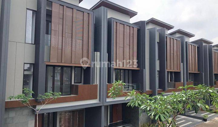 Rumah baru 3 lantai dalam cluster di Pancoran Jakarta Selatan 1