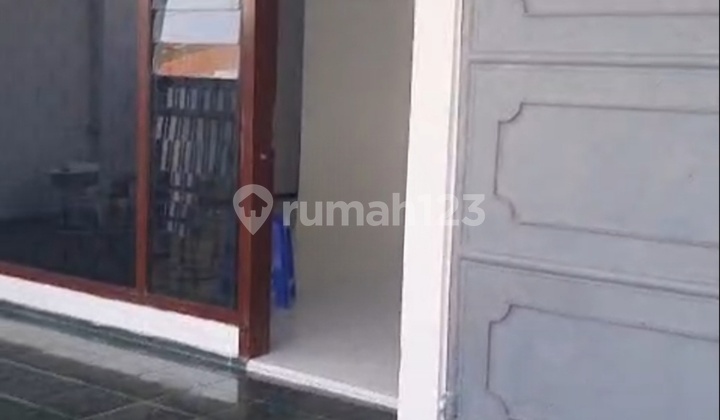 For Rent / Sale: Well-Maintained Second-Home in the Pucang Area, Surabaya