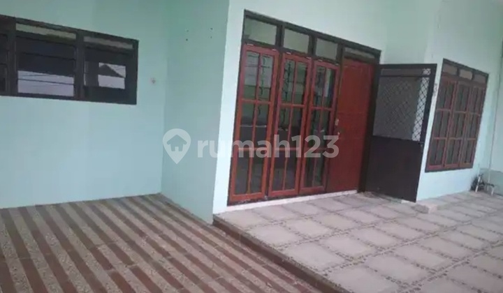 For Rent Well-Maintained Secondhand House in Ploso Area, Surabaya