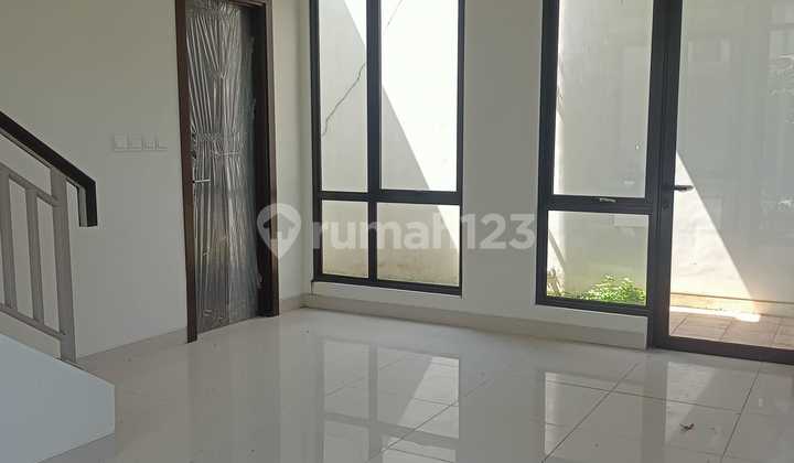 Dijual Rumah Baru Hook Siap Huni di Podomoro Park