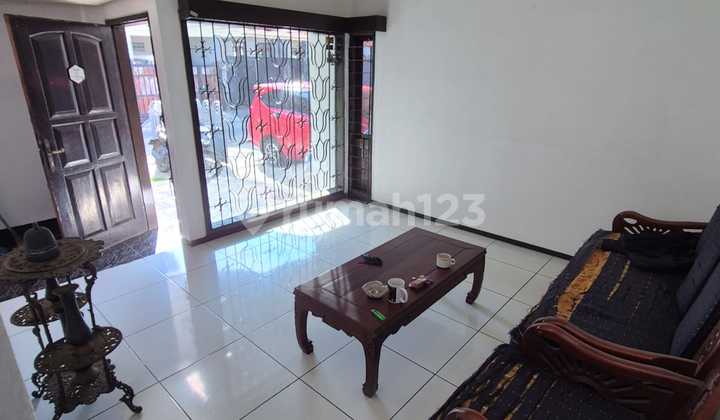 Disewakan Rumah di Lingkungan Nyaman dan Strategis di Turangga Bandung