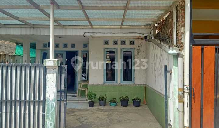 Jual Cepat!!! Jarang Ada... Rumah Murah Klasik Terawat, Siap Huni di Tengah Kota Bandung Jual Cepat!!! Jarang Ada... Rumah Murah Klasik Terawat, Siap Huni di Tengah Kota Bandung