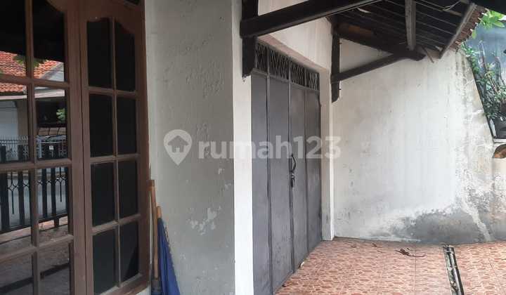 Old Model House for Sale on Margahayu Raya Old Model House for Sale on Margahayu Raya