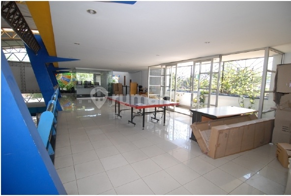 Di Jual Gedung Showroom 3 Lantai, Siap Usaha Mainroad Ciateul Di Jual Gedung Showroom 3 Lantai, Siap Usaha Mainroad Ciateul