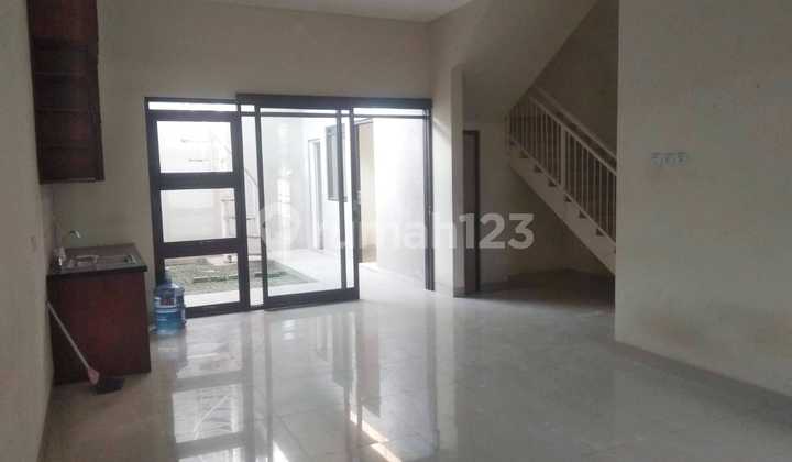 Disewakan Rumah Minimalis 2LT Komplek Kembar - BKR 1