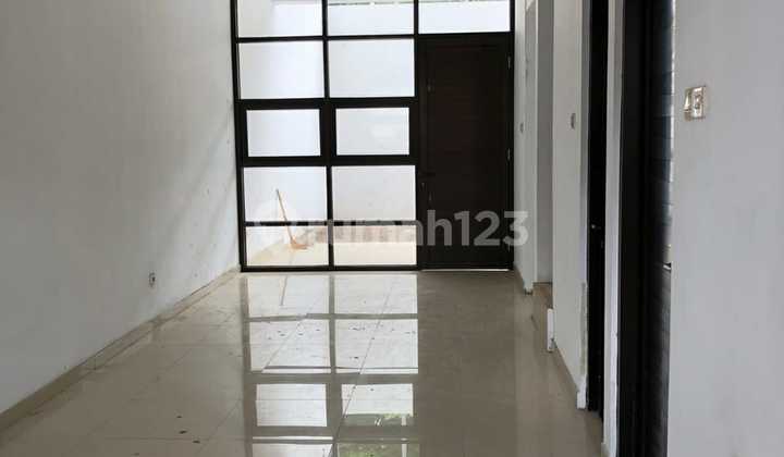 Dikontrakkan Rumah Bangunan baru di Jl. Pasirsalam Bandung 1
