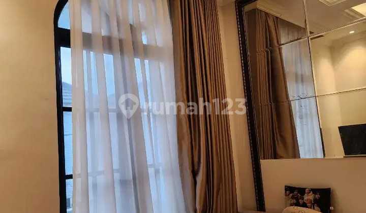 Dijual Rumah Mewah Desain Eropa Klasik 3 Lantai Dalam Komplek Antapani Bandung  2