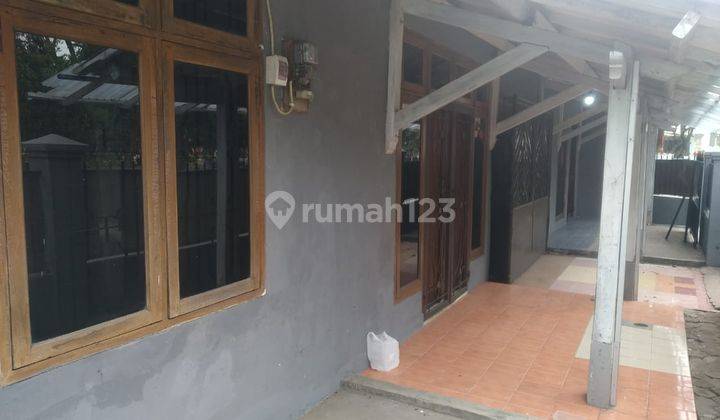 Disewakan Rumah 2 Lantai Depan Taman Di Margahayu Raya 2