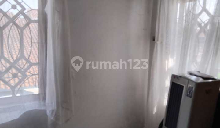 Dijual Rumah 2 Lantai Siap Huni, Hoek di Metro Margahayu Raya 2