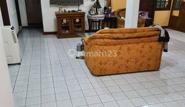 Di Jual Rumah 2 Lantai Depan Taman di Margahayu Raya 2